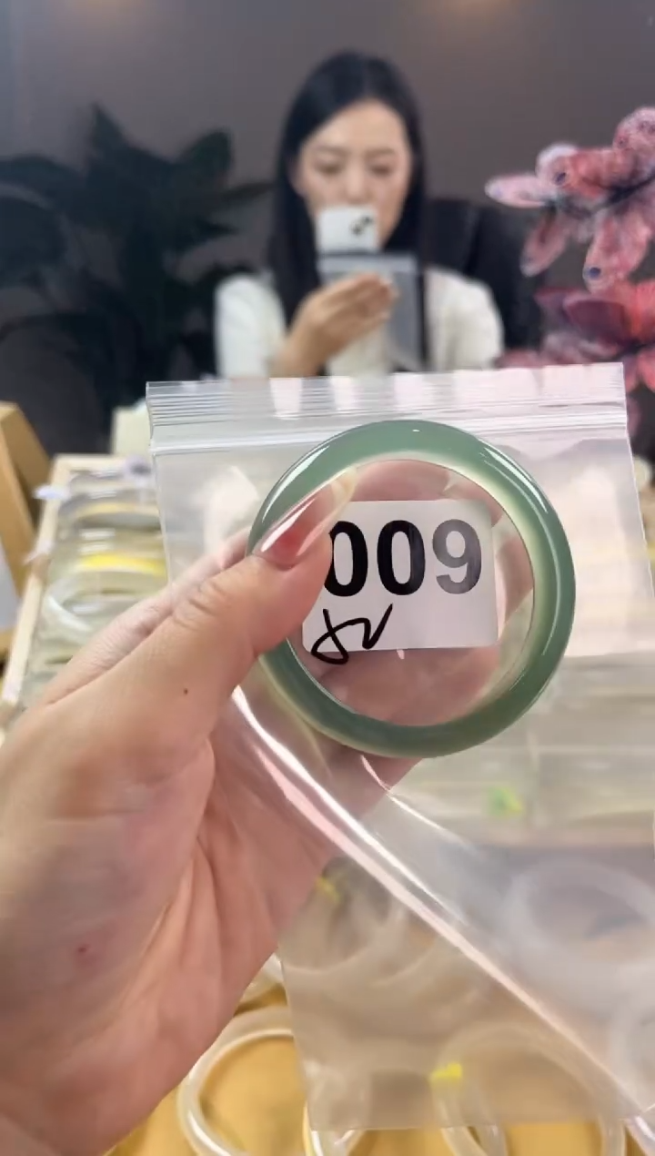 玛瑙/玉髓手镯未镶嵌009