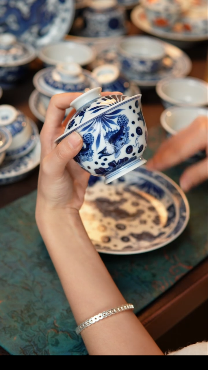 其他陶瓷满鳜鱼藻纹盖碗