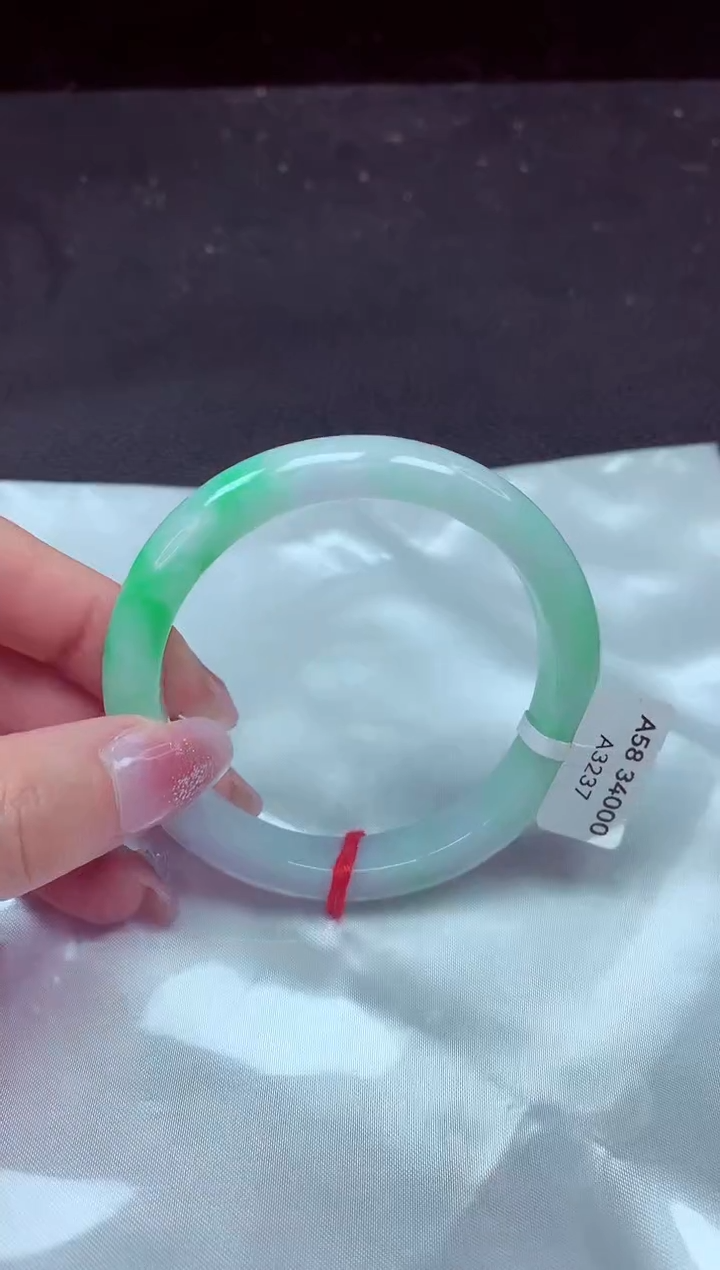 【闪购商品】翡翠手镯未镶嵌镯子58+