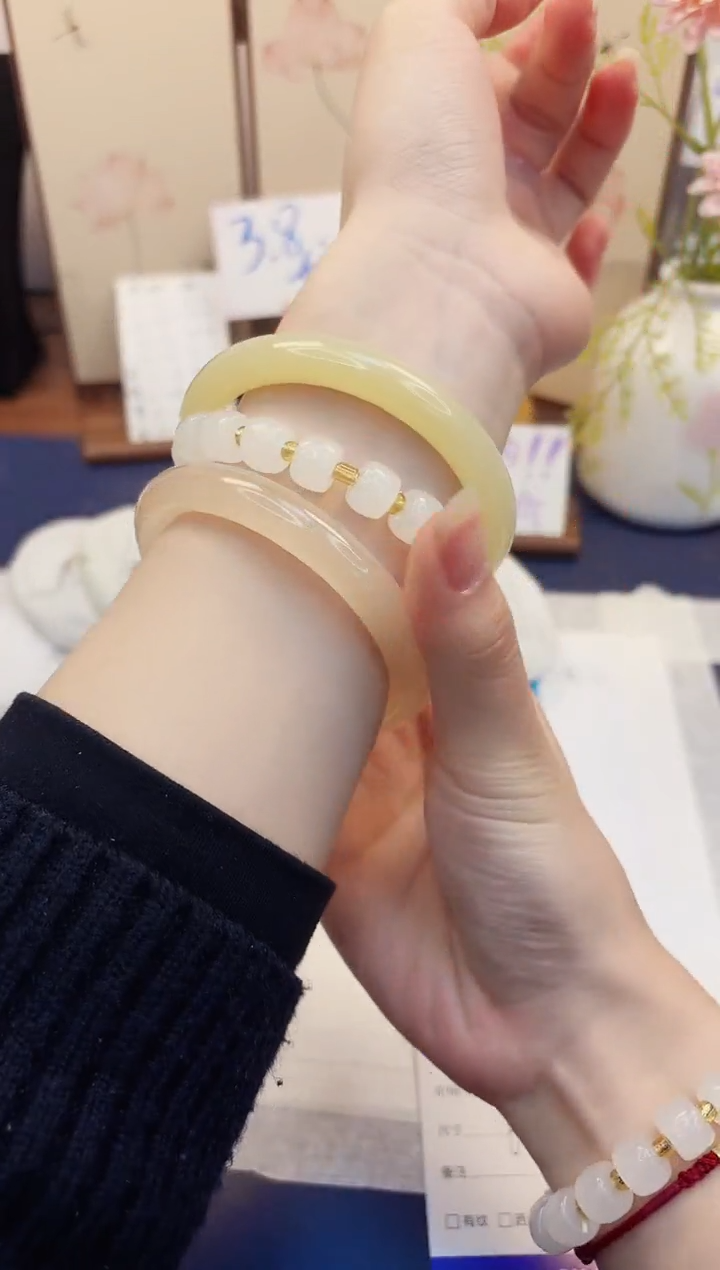 【闪购商品】石英质玉手镯未镶嵌182-美人条-圈口60