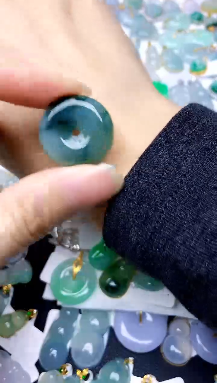 颈饰未镶嵌翡翠天然A货翡翠