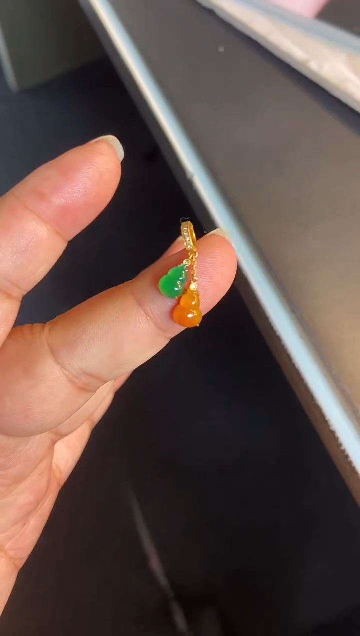 吊坠(不含链)18K金镶嵌翡翠福*?1