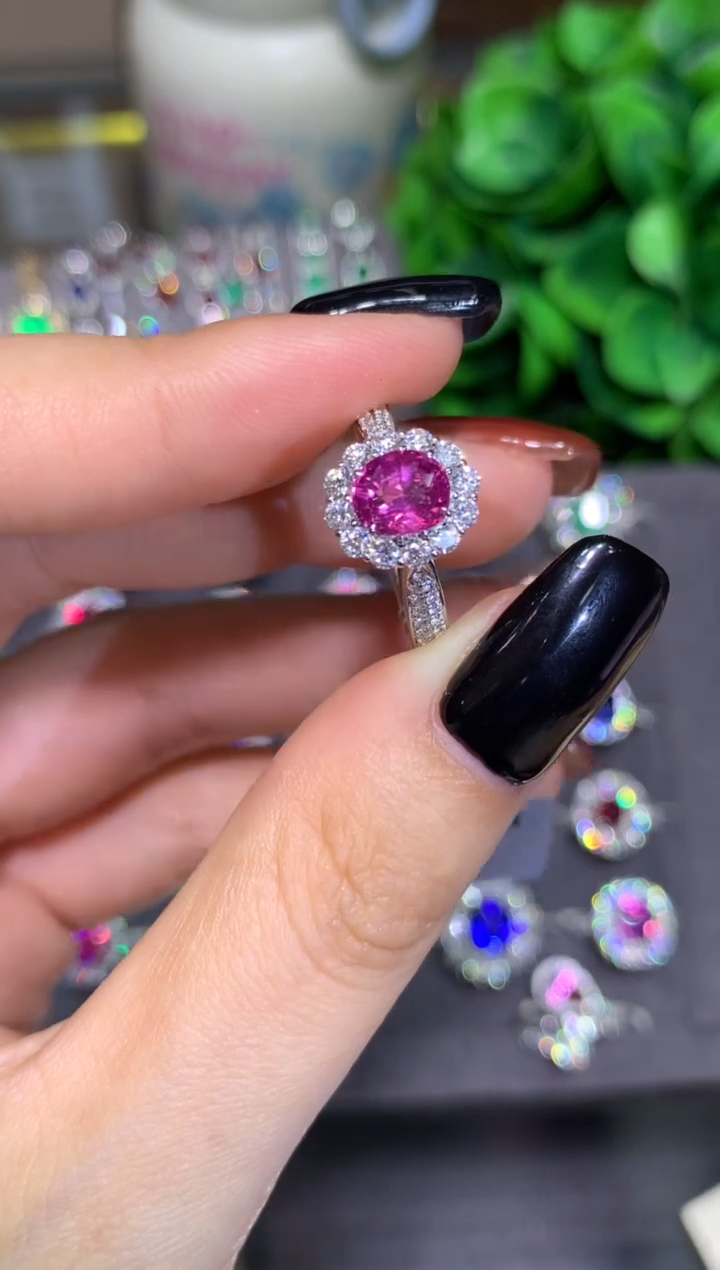 戒指彩色蓝宝石18K金镶嵌1.2ct