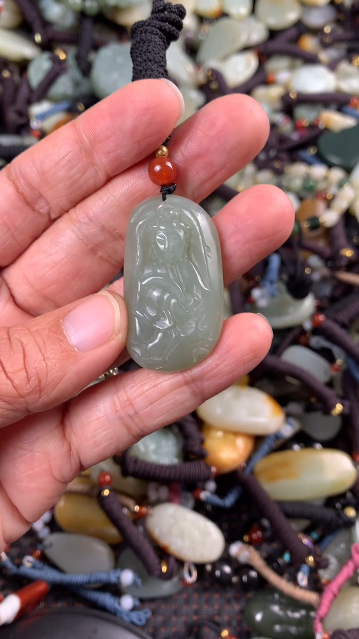 【闪购商品】和田玉颈饰未镶嵌多样性发货没有证书拍一发一有瑕