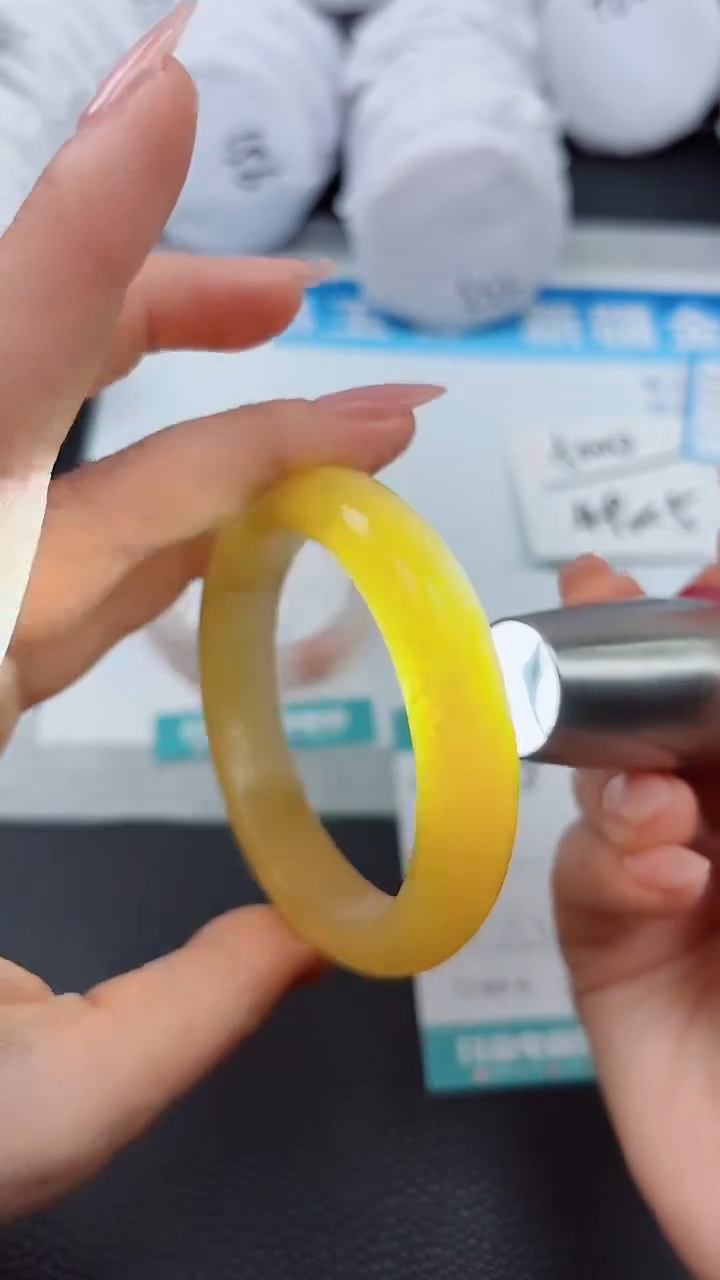 【闪购商品】石英质玉手镯未镶嵌A487