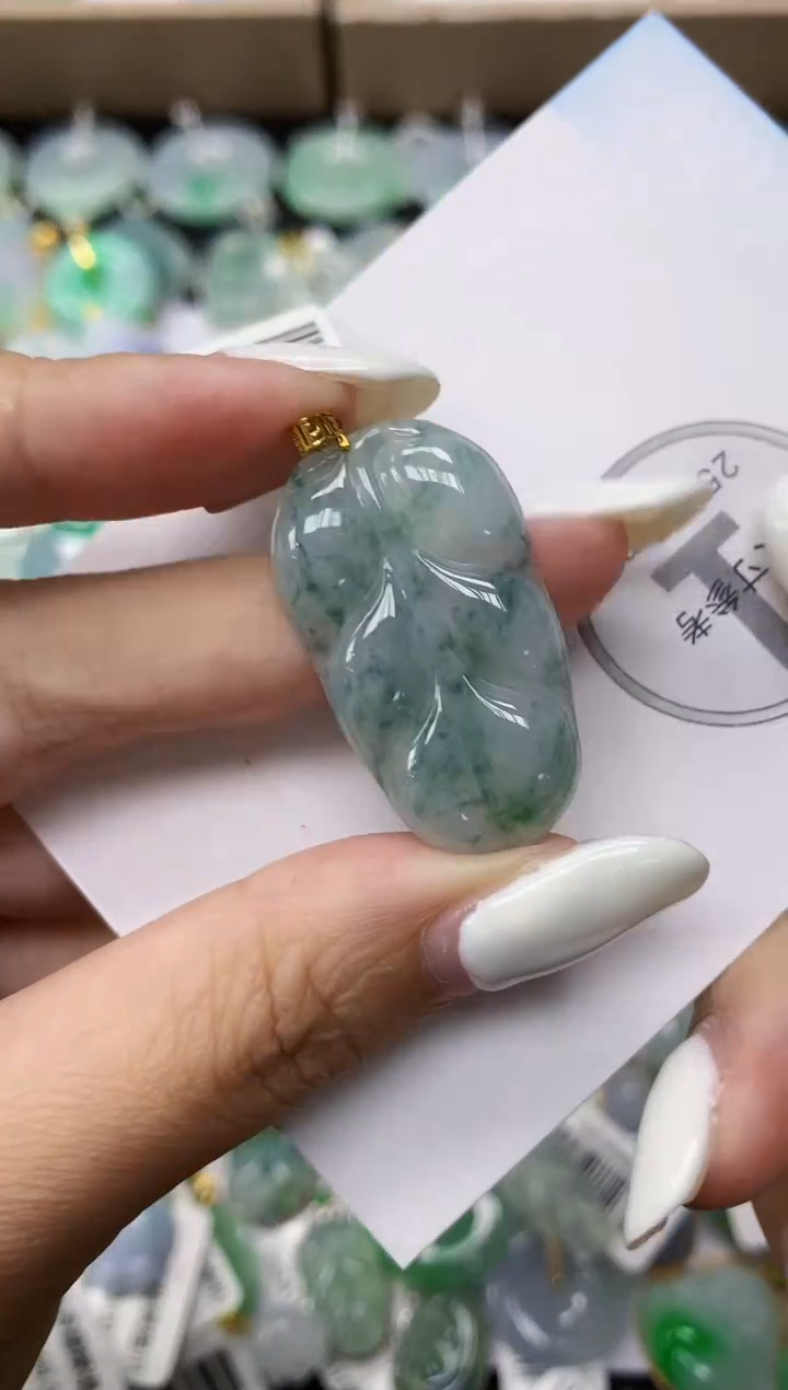 颈饰18K金镶嵌翡翠11111111111