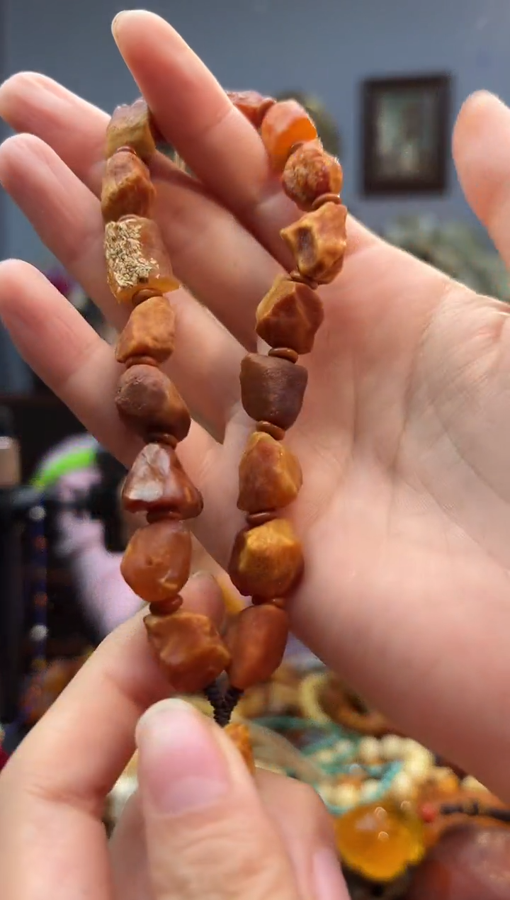 手串琥珀未镶嵌手持