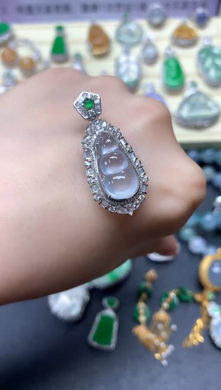 【闪购商品】翡翠吊坠(不含链)18K金镶嵌吊坠|16500+1650