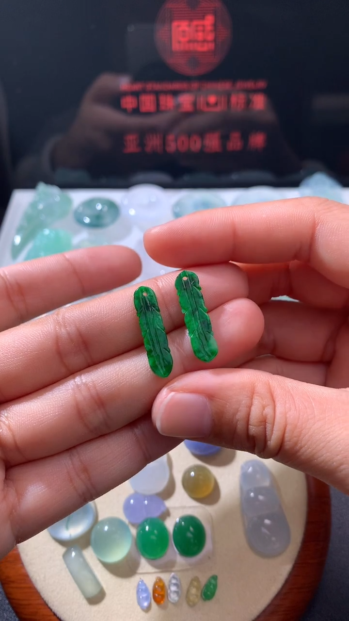 未镶嵌定制翡翠       