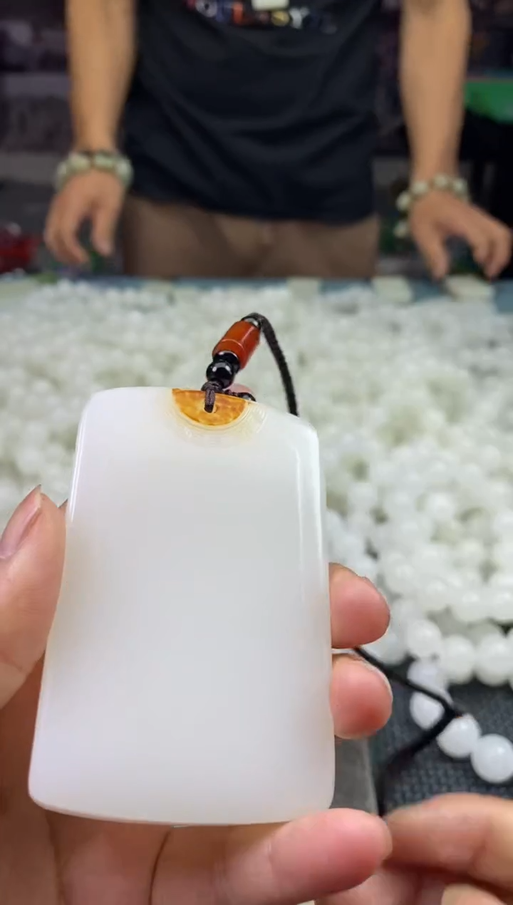 天然玉石未镶嵌颈饰