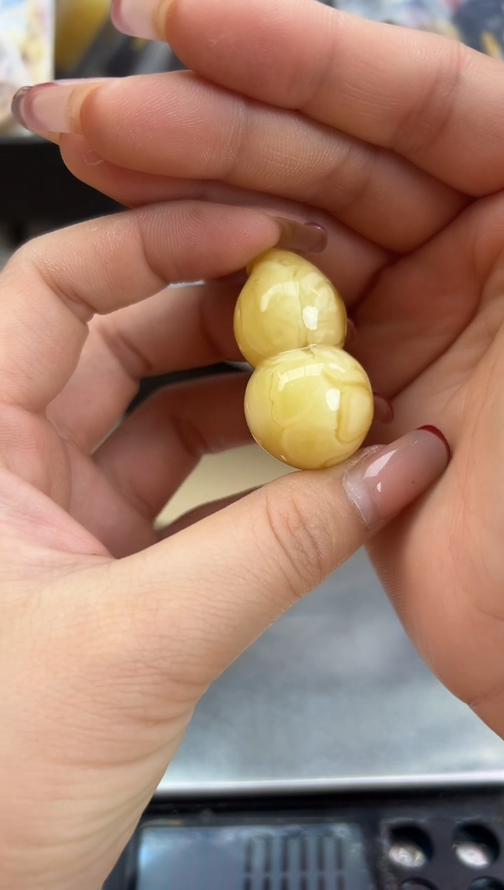 【闪购商品】琥珀裸石未镶嵌蜜蜡吊坠