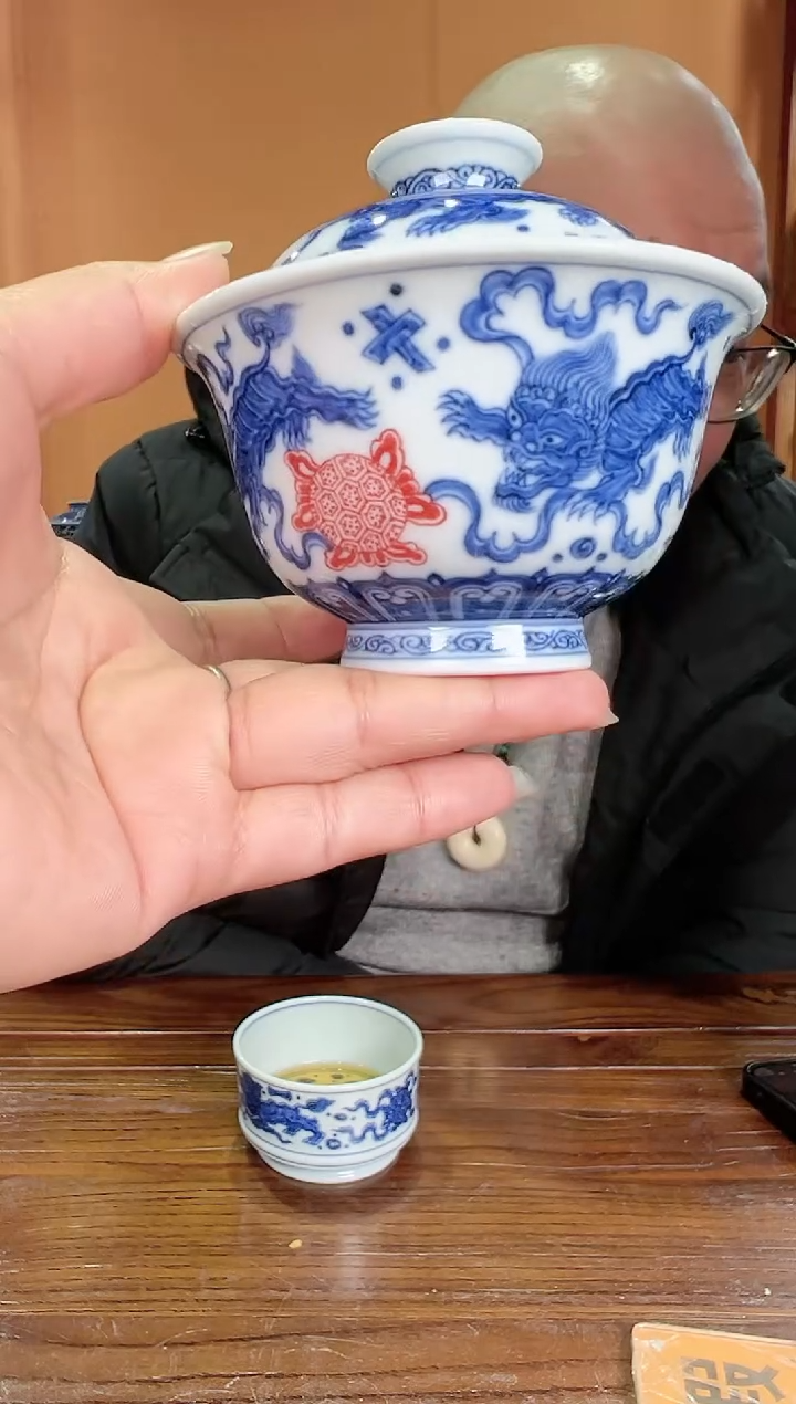 【闪购商品】玉汝柴窑青花六狮绣球盖碗