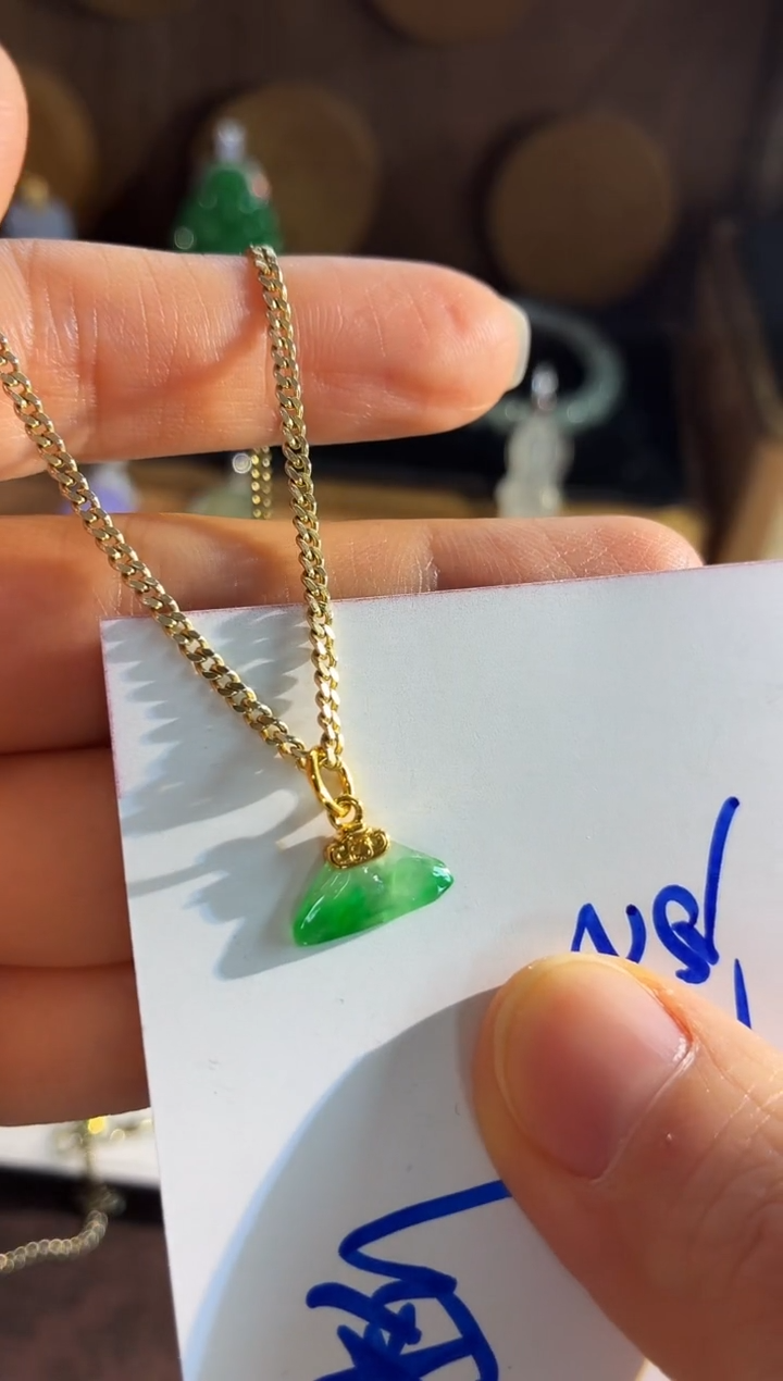 吊坠(不含链)18K金镶嵌翡翠吊坠