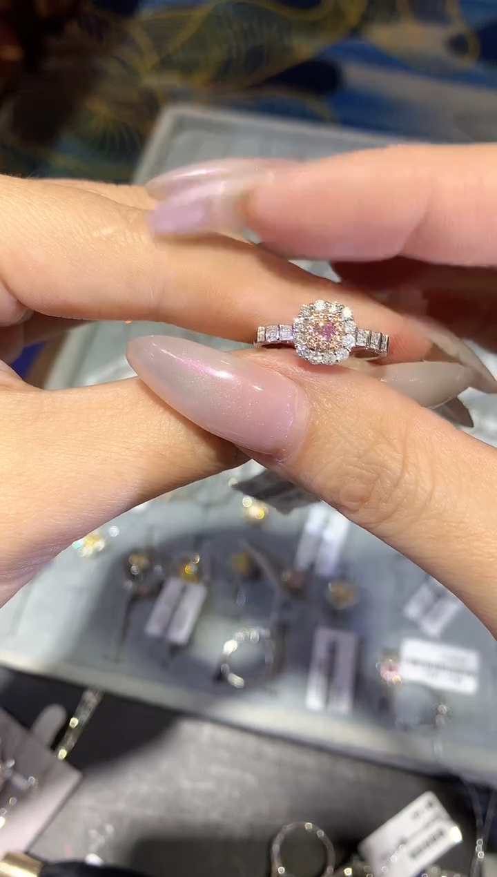 【闪购商品】钻石戒指18K金镶嵌 YT143