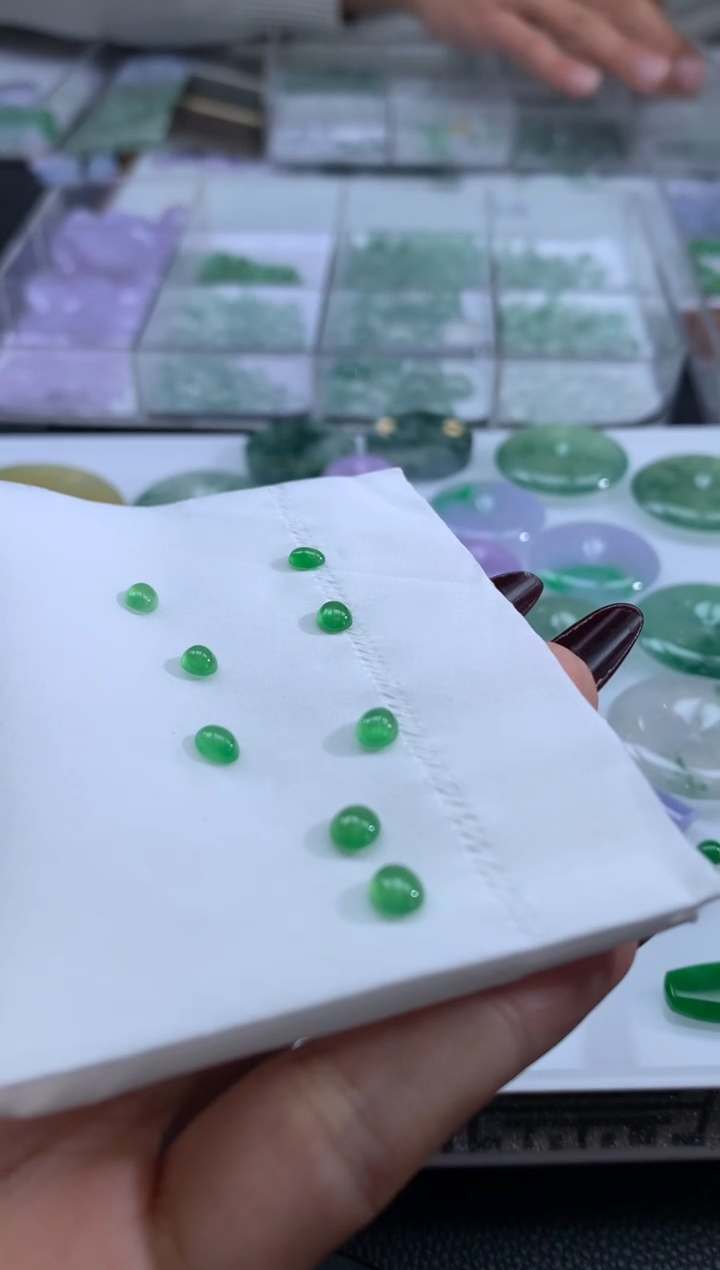 【闪购商品】定制翡翠未镶嵌翡翠