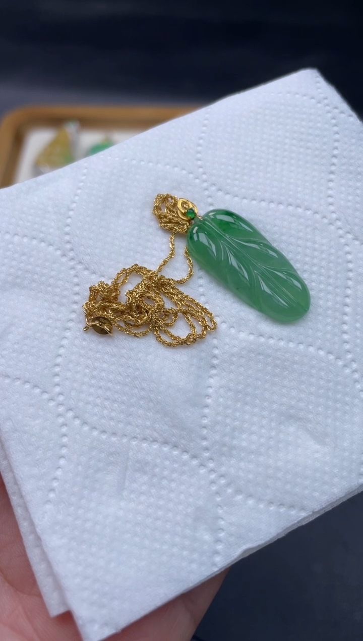 【闪购商品】翡翠颈饰18K金镶嵌2...........