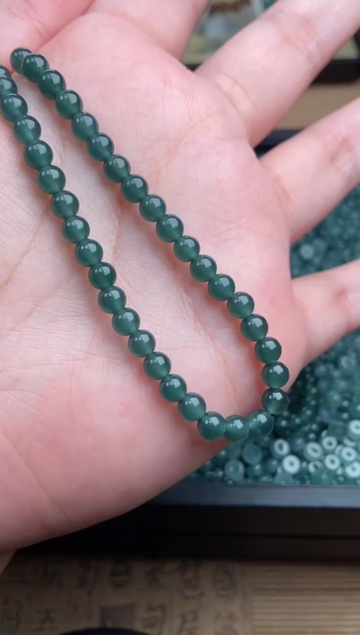【闪购商品】翡翠手链未镶嵌多样性发货37颗卡5绿底