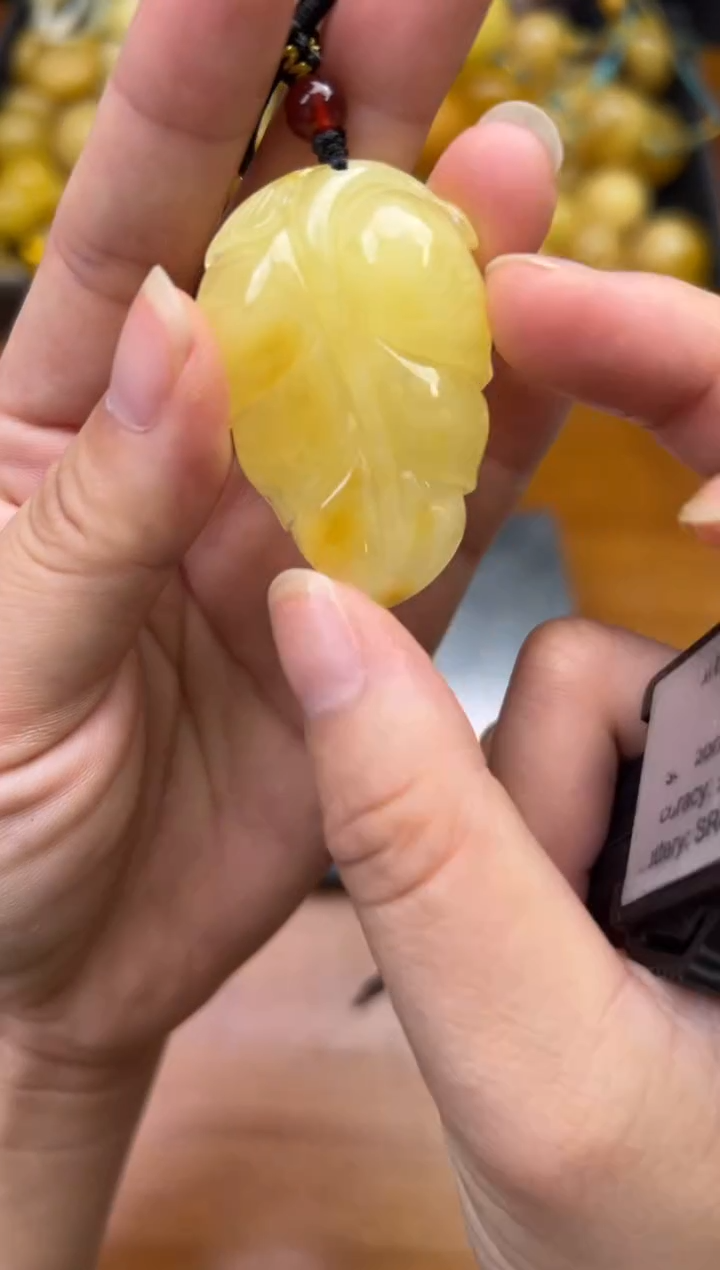 裸石琥珀未镶嵌蜜蜡吊坠