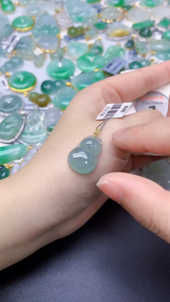 颈饰18K金镶嵌翡翠 天然缅甸A货百元以上9元证书费自理