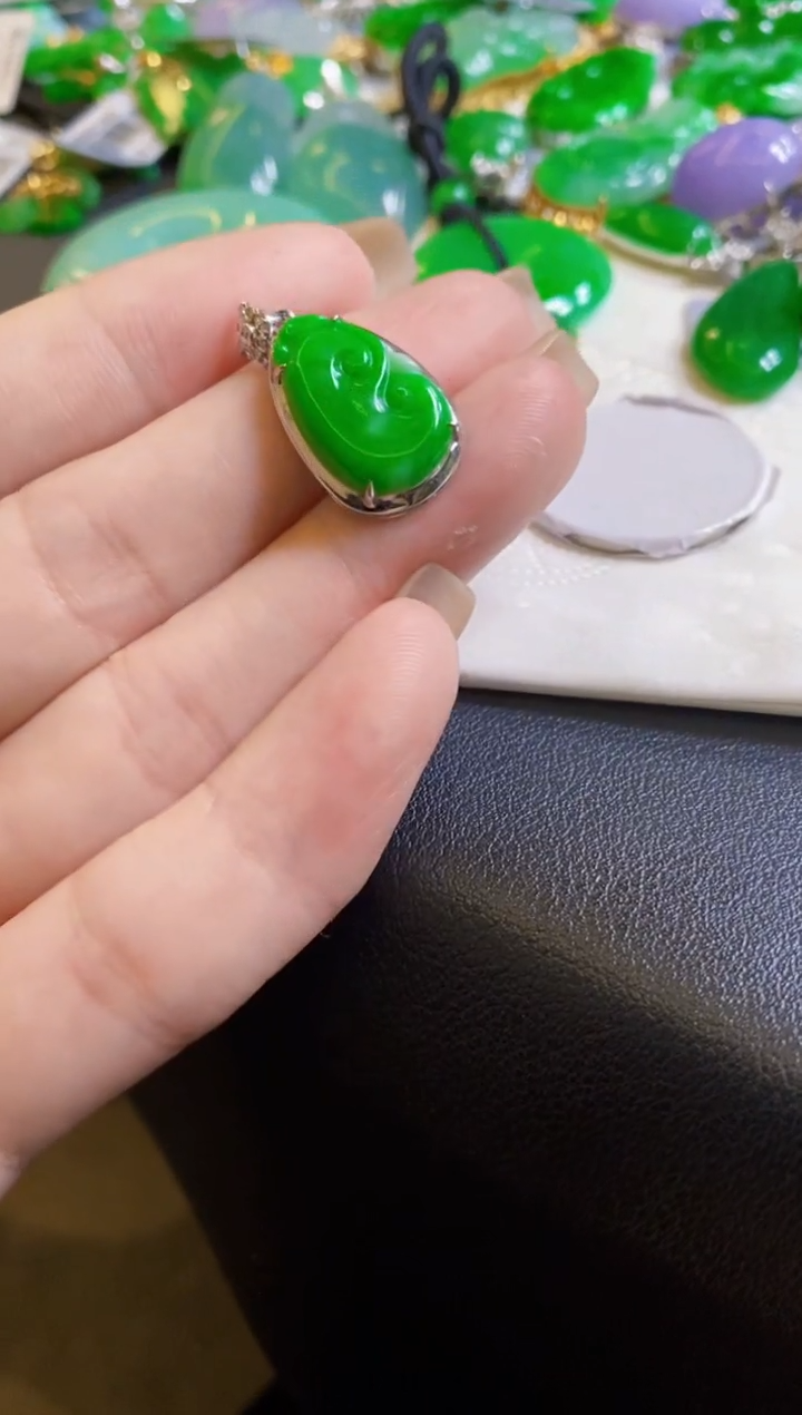 【闪购商品】定制翡翠18K金镶嵌如意