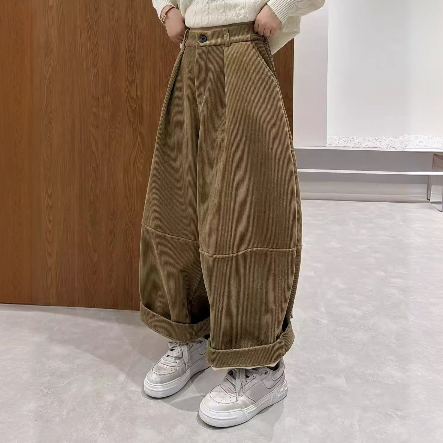 欧洲站2024冬加绒加厚高腰褶皱灯芯绒阔腿裤百搭休闲九分灯笼裤女