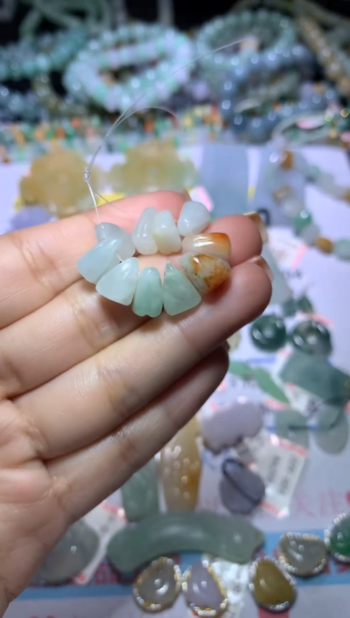 【闪购商品】翡翠挂件未镶嵌CXX011996