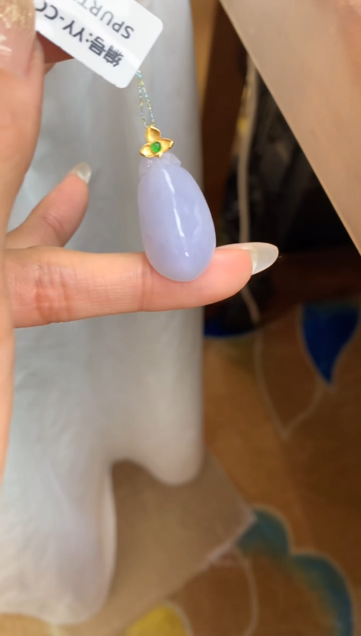 【闪购商品】翡翠颈饰18K金镶嵌福瓜