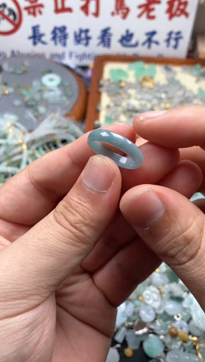 【闪购商品】翡翠颈饰未镶嵌哥哥