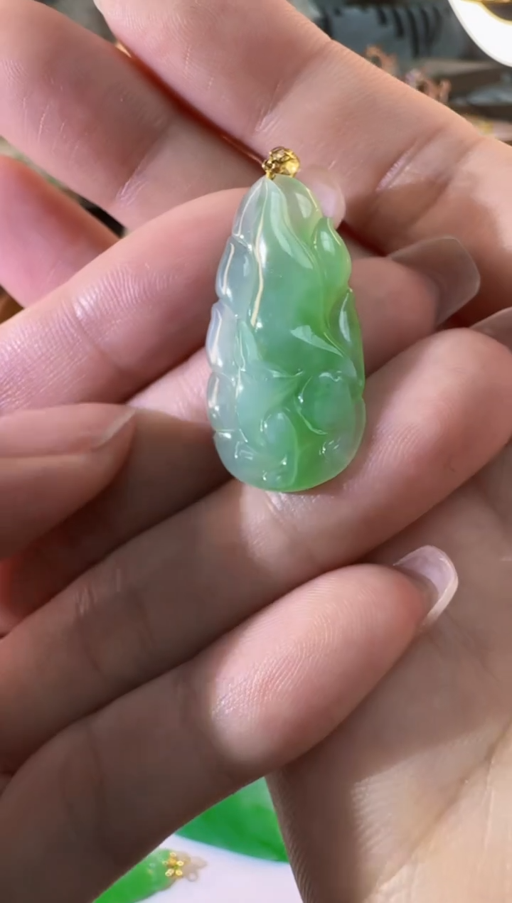 【闪购商品】翡翠18K金镶嵌颈饰缅甸翡翠A货吊坠