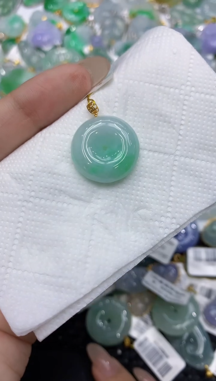翡翠18K金镶嵌颈饰111111111111