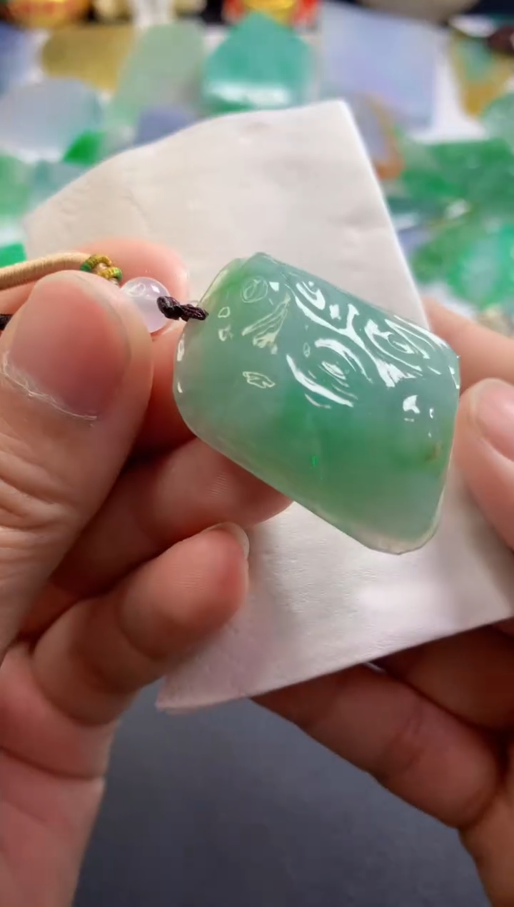 【闪购商品】翡翠吊坠(不含链)未镶嵌664