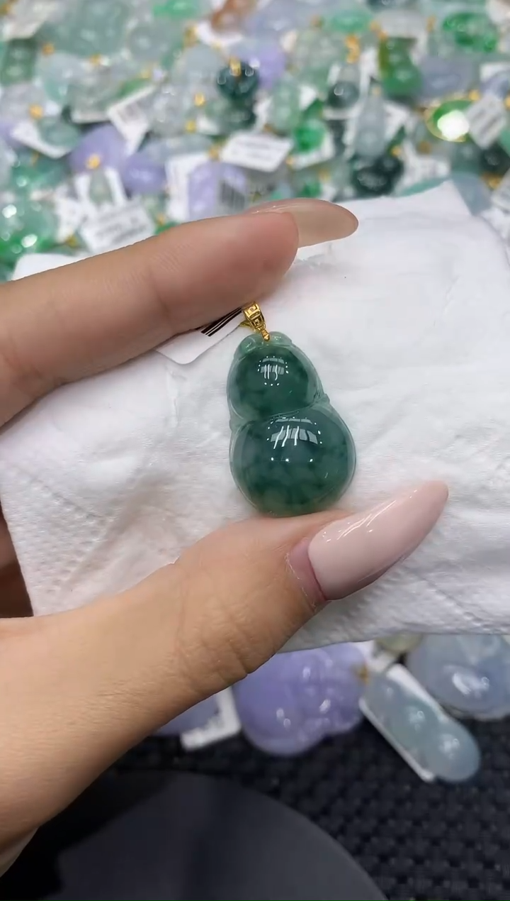 颈饰18K金镶嵌翡翠111111111111