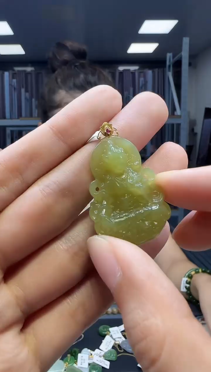 和田玉18K金镶嵌挂件1