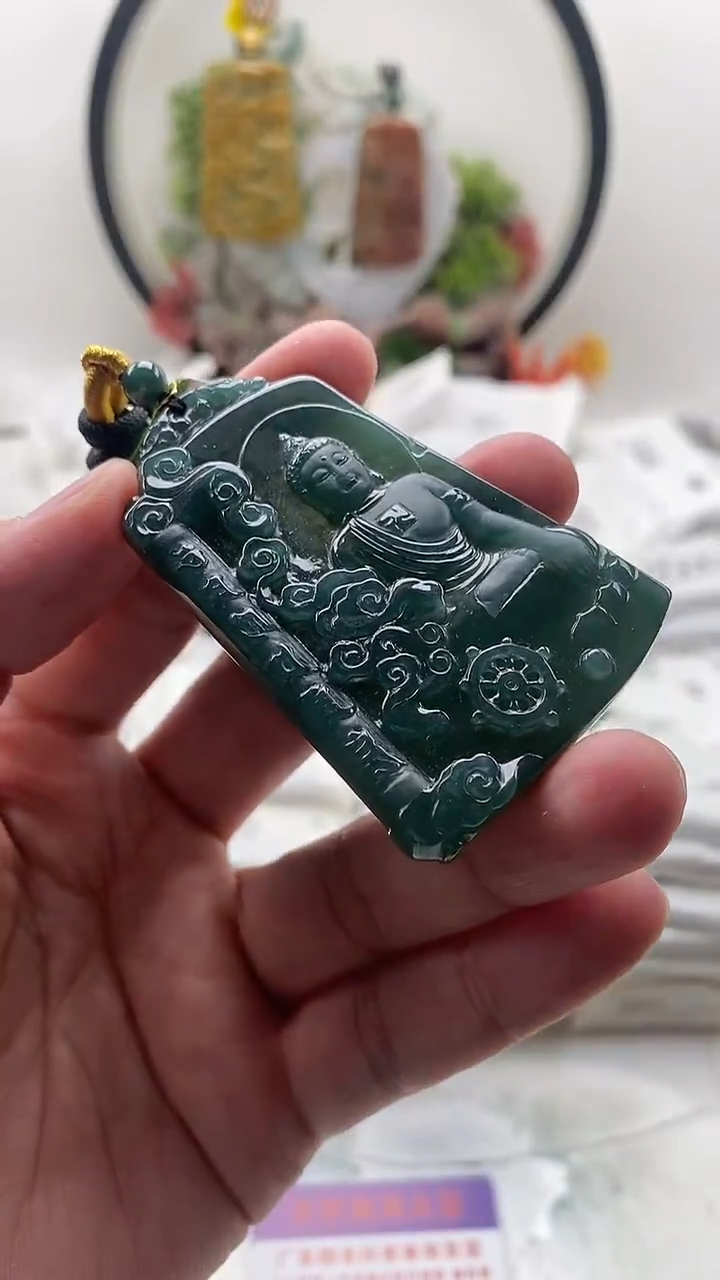 颈饰未镶嵌翡翠阿弥陀佛