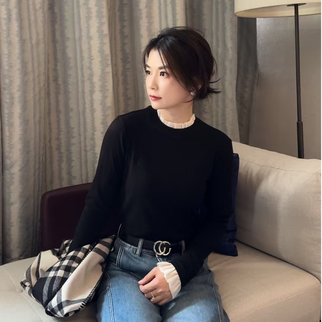 ZM24年冬季新款个性时尚木耳边拼接加绒打底衫（86157）