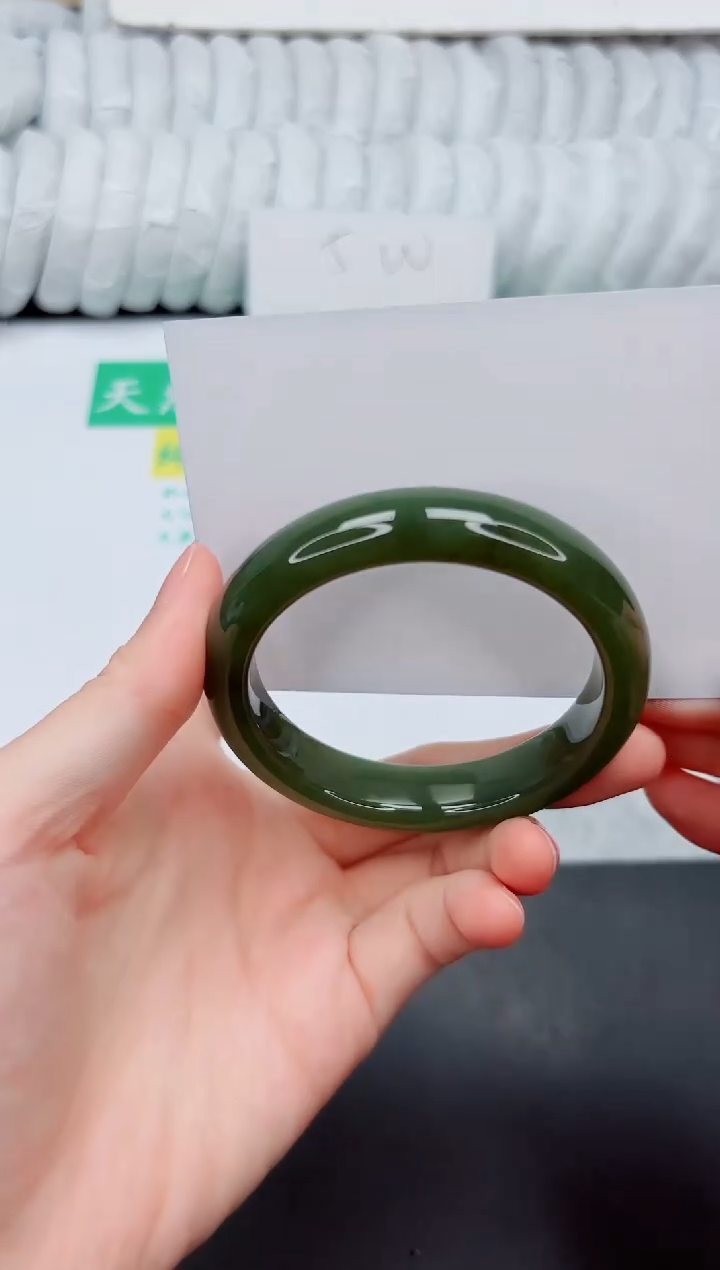 和田玉手镯未镶嵌127-57.1DB L