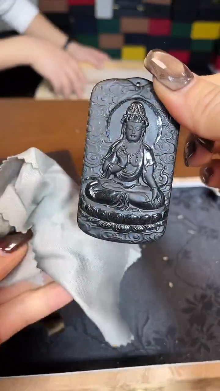 吊坠(不含链)未镶嵌和田玉黑青观音牌