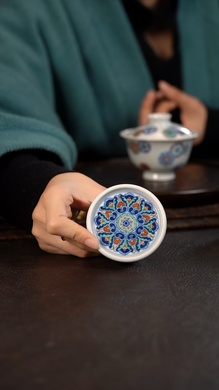 【闪购商品】杯云霞珍藏斗彩唐风高脚盖置