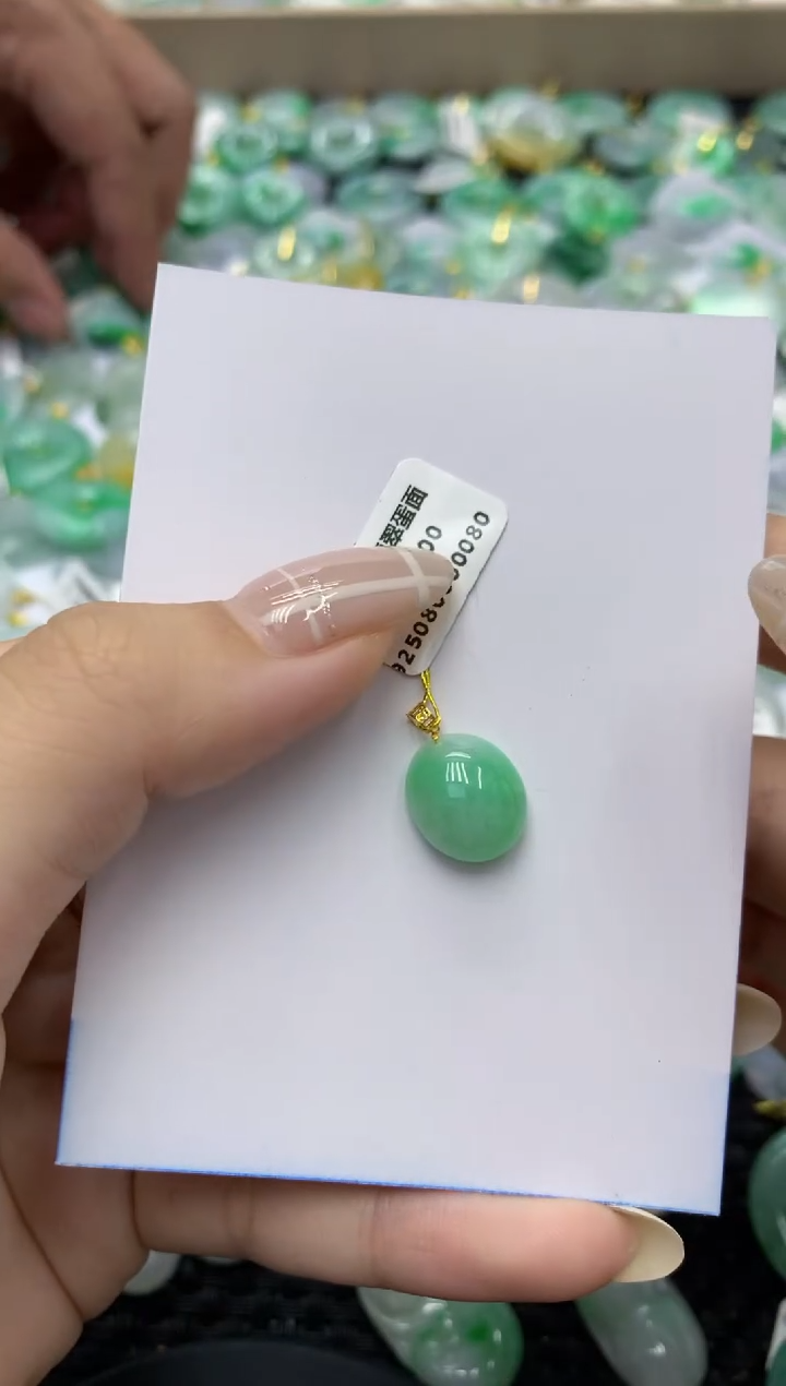 翡翠18K金镶嵌颈饰天然缅甸翡翠A货
