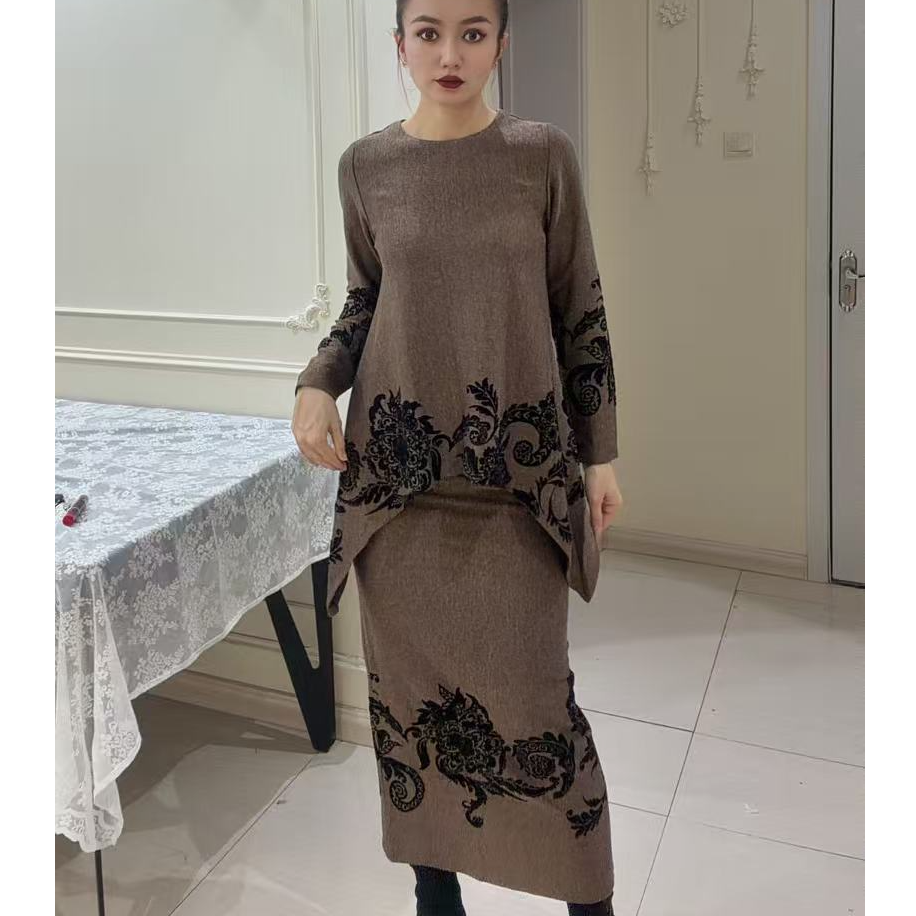 时尚带花纹不规则上衣半身裙显瘦减龄气质休闲两件套套装长款