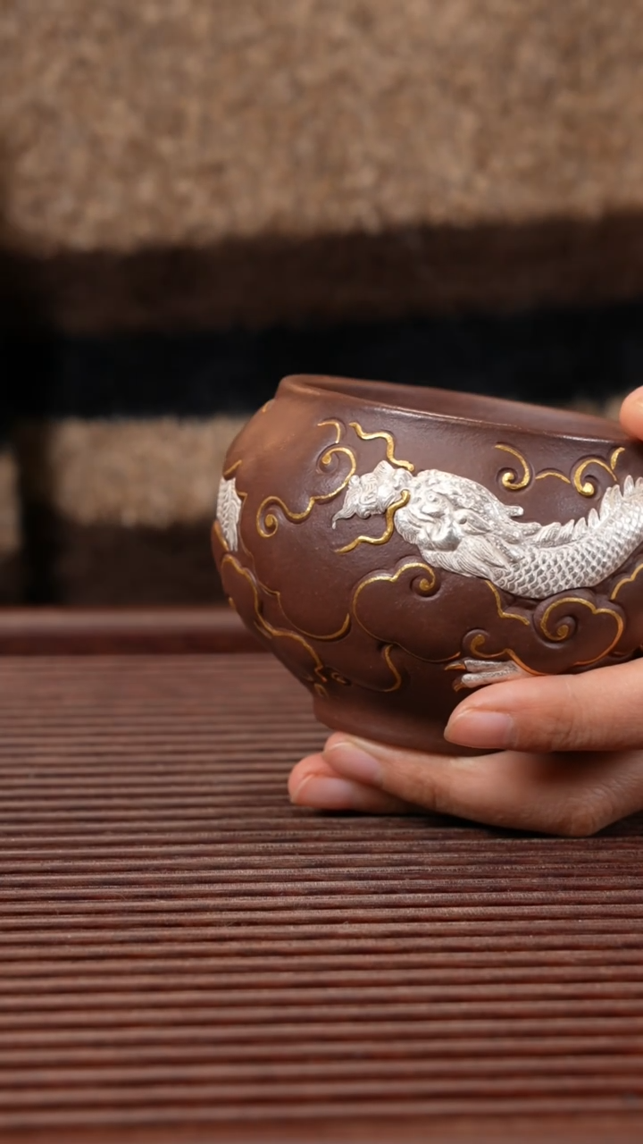 【闪购商品】紫砂茶宠描金银云龙杯