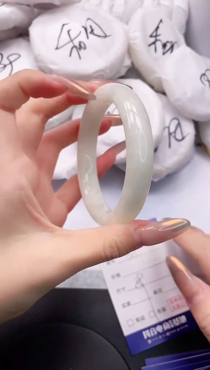 【闪购商品】和田玉手镯未镶嵌7K381-59