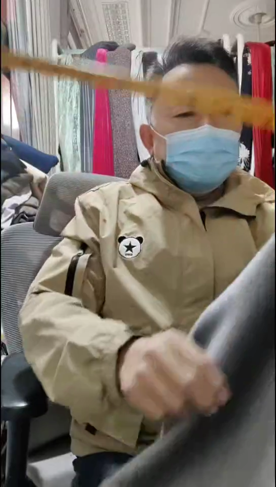 灰色质感雪花绒绒布料