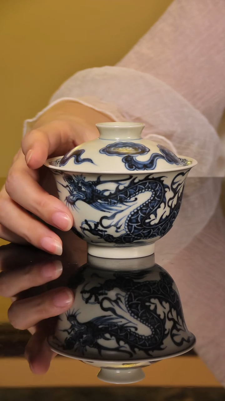 青花2号釉元龙盖碗
