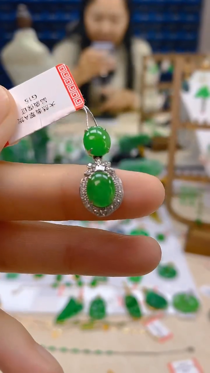 颈饰18K金镶嵌翡翠新号开播 全场乱卖