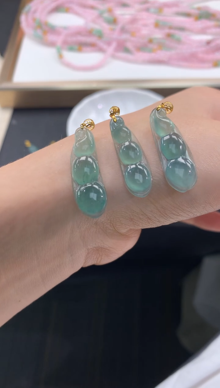 颈饰18K金镶嵌翡翠FA352 翡翠豆子 多样性发其一赠皮绳