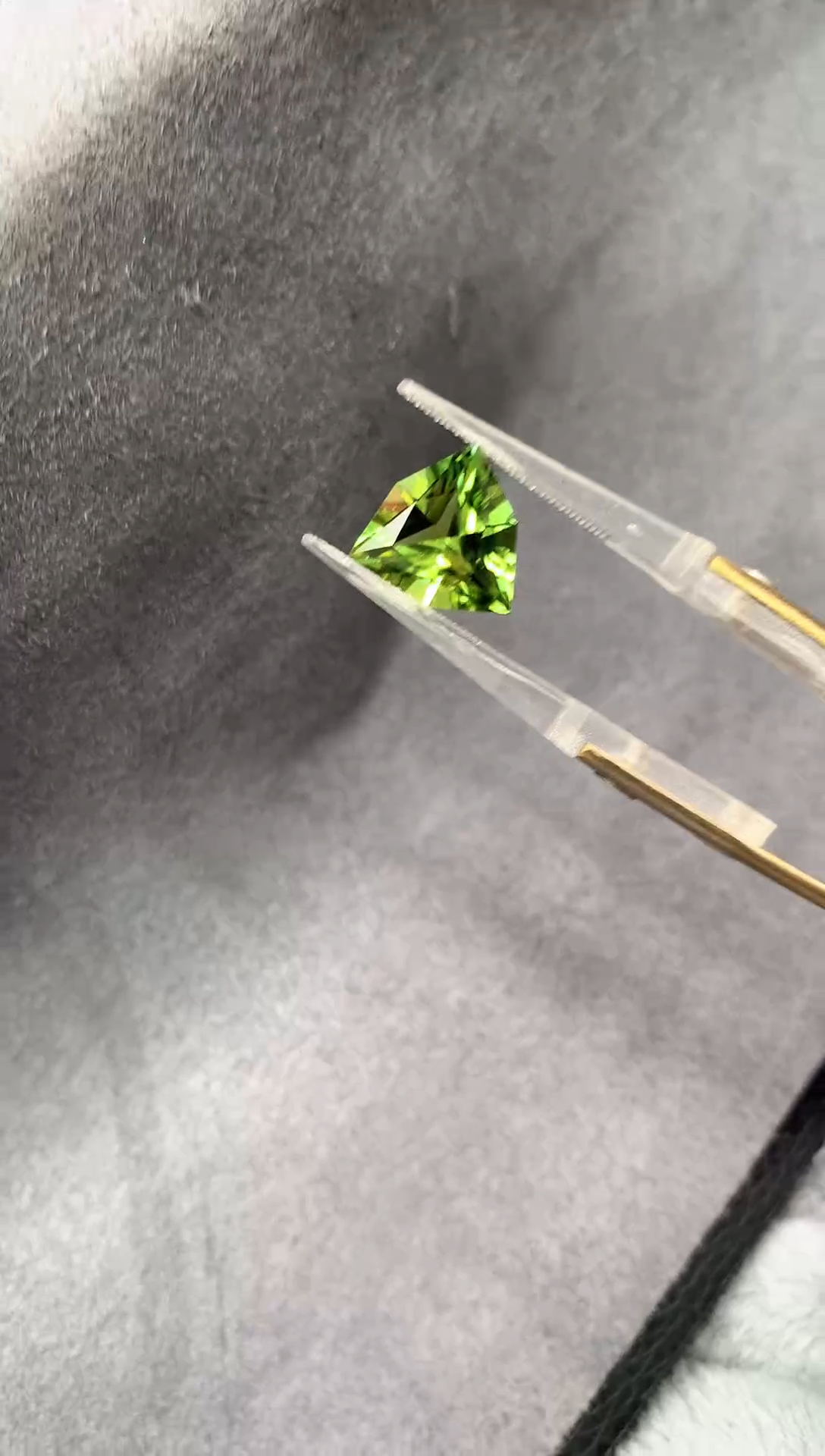 【闪购商品】碧玺耳饰未镶嵌4.87克拉