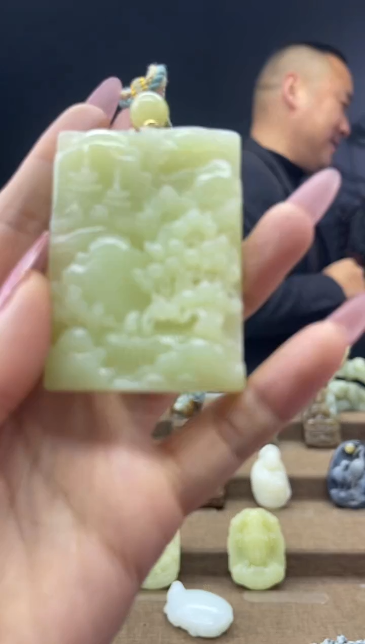 颈饰未镶嵌和田玉1