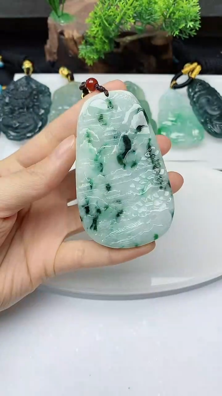 【闪购商品】翡翠颈饰未镶嵌