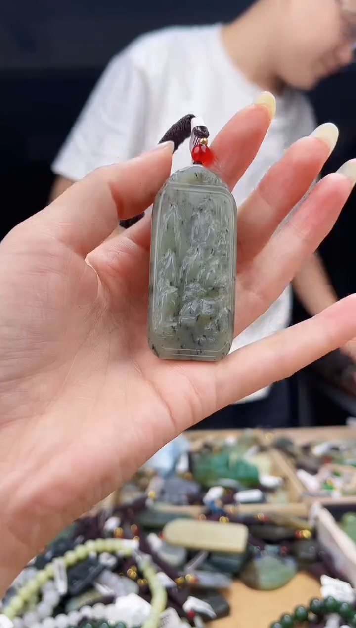 颈饰未镶嵌和田玉1